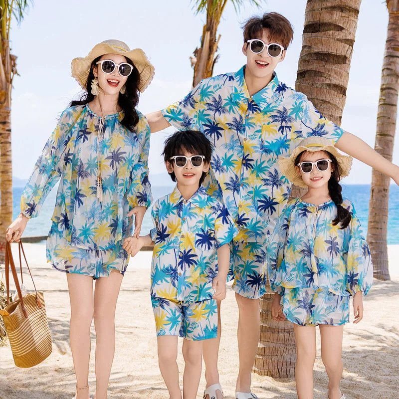 Family Vacation Look Matching  - The Plant Parent recension och pris