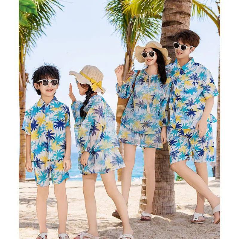 Family Vacation Look Matching  - The Plant Parent recension och pris