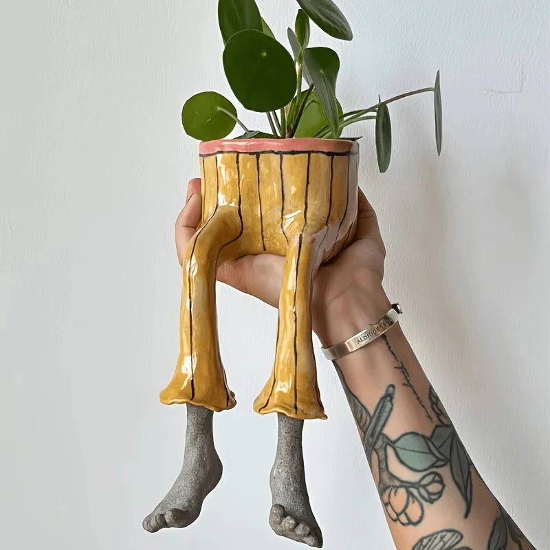 Whimsical Resin Leggy Planter  - The Plant Parent recension och pris