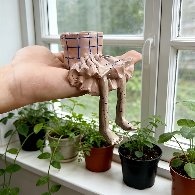 Whimsical Resin Leggy Planter  - The Plant Parent recension och pris